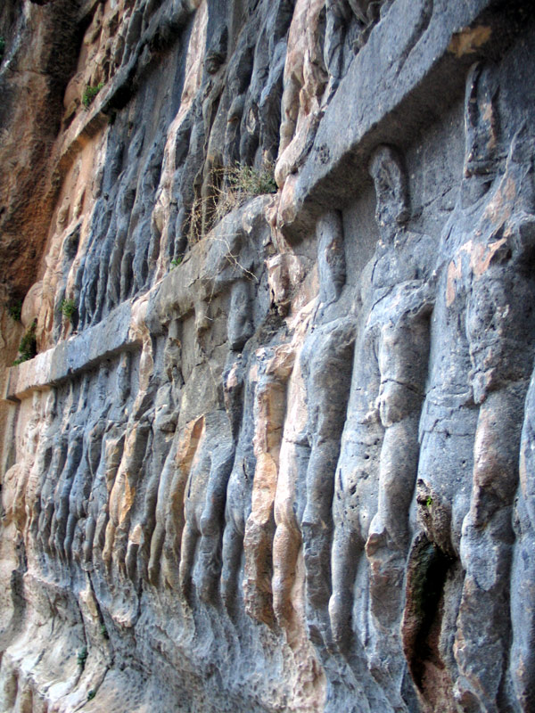 سنگ نگاره های بیشاپور