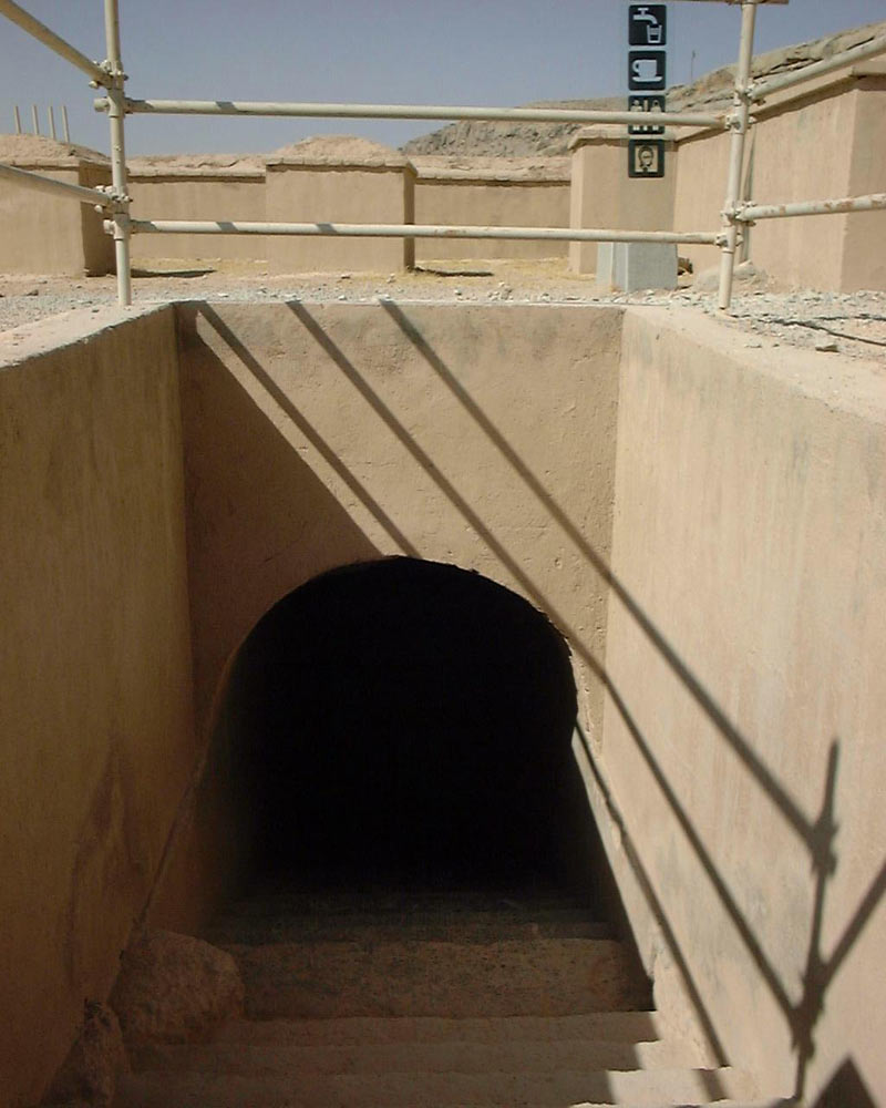 راه آبهای زیرزمینی تخت جمشید