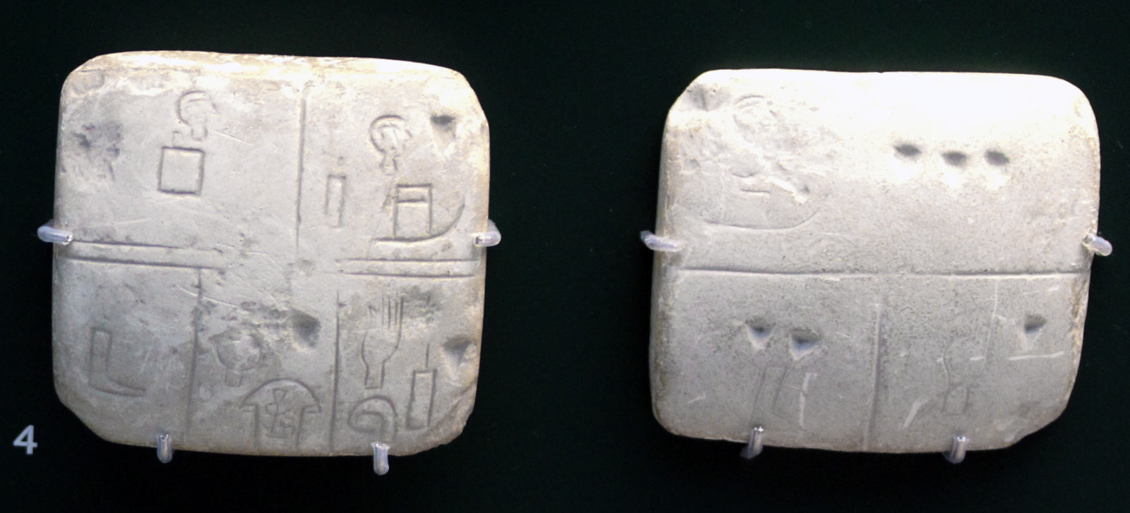 خط تصویری بر روی سنگ