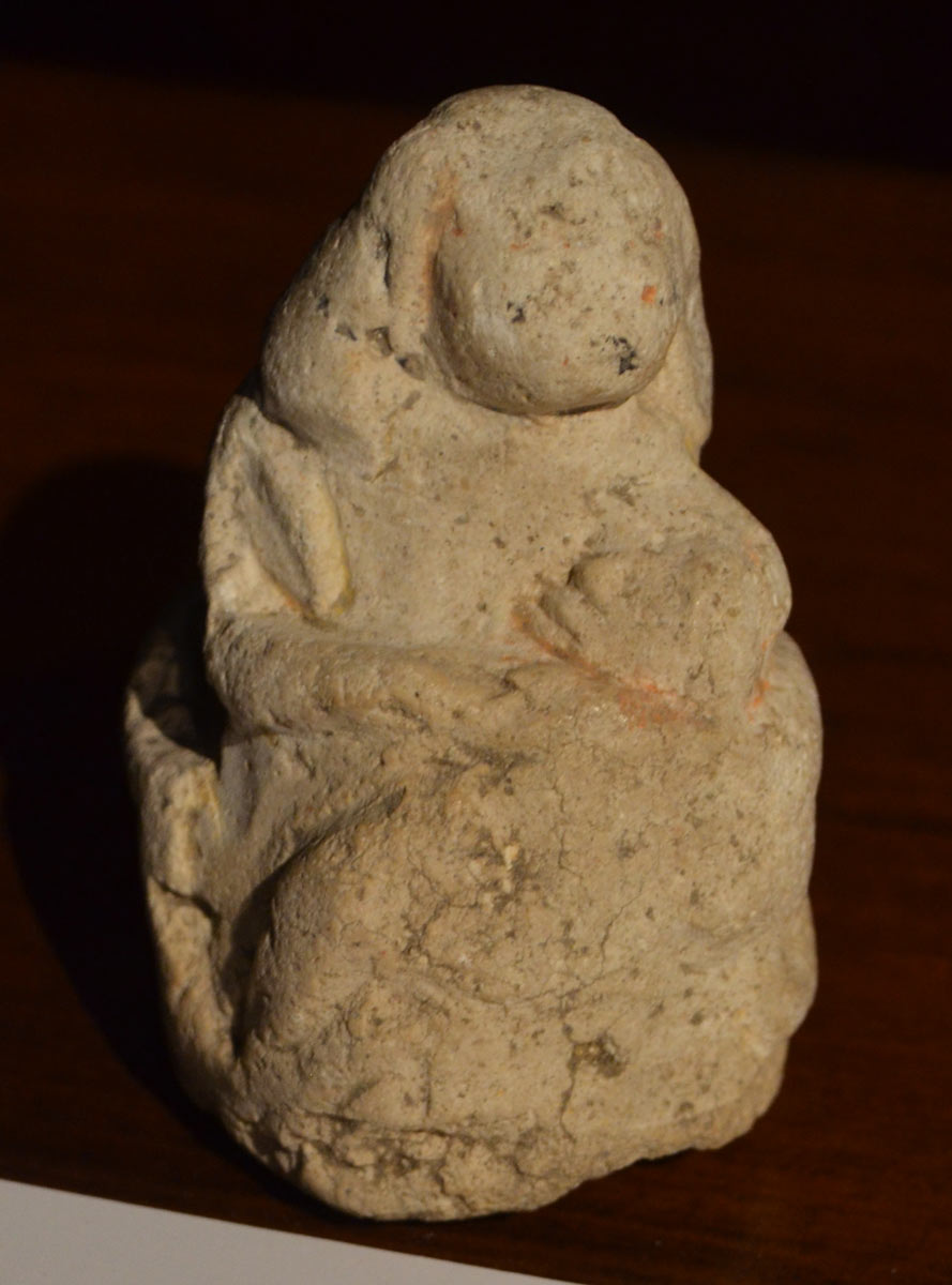 مجسمه مادر و فرزند از سنگ مرمر