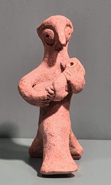 مجسمه مادر و کودک