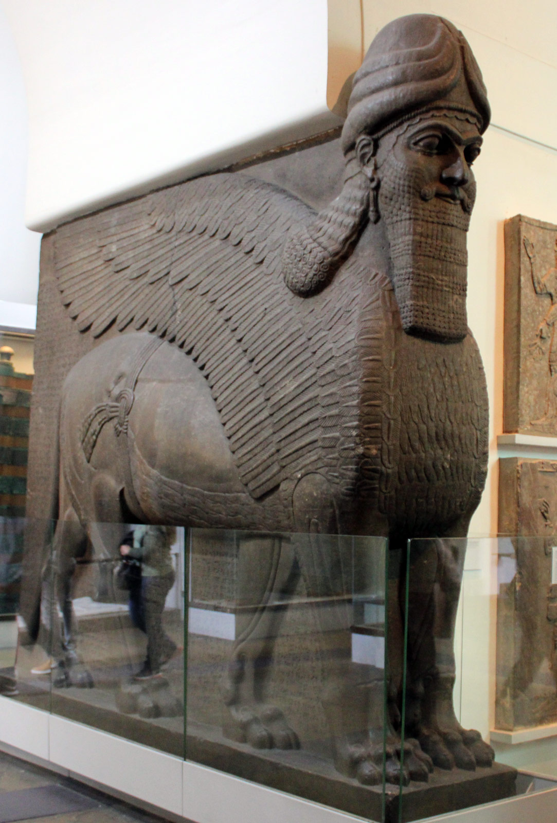 شیر بالدار با سر انسان