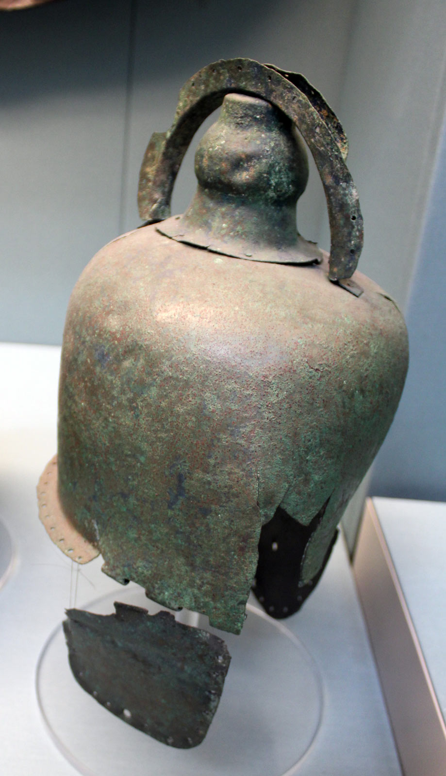 کلاه خود آشوری