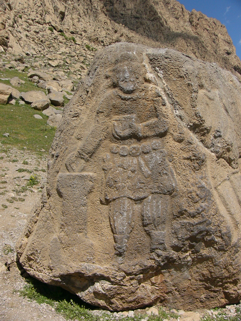 سنگ نگاره بلاش در بیستون