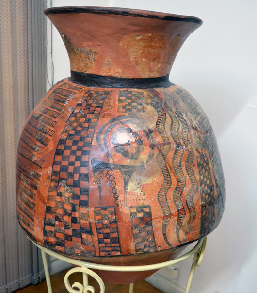 کوزه بزرگ تپه قبرستان