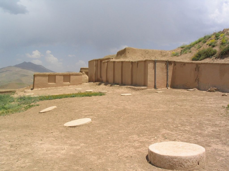تپه زیویه